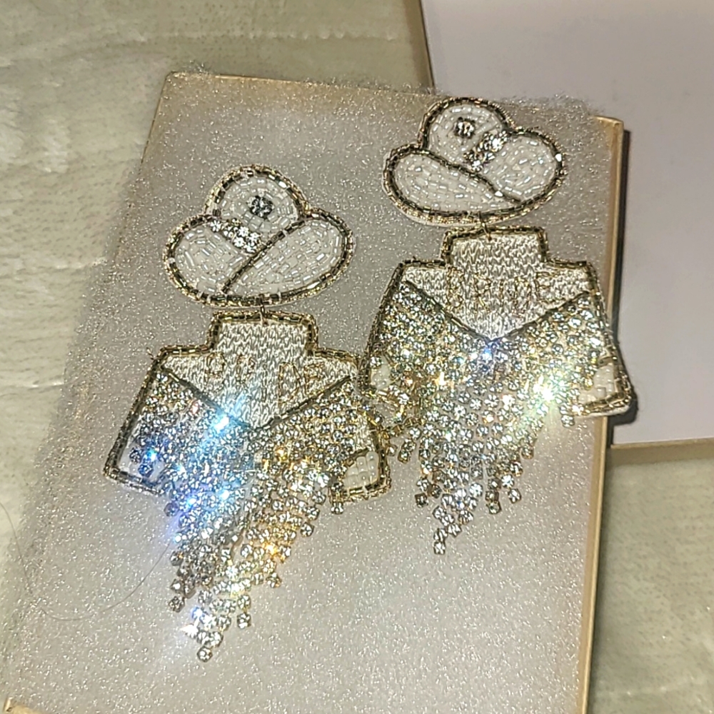 ⭐ Howdy!  Cutest country bride earrings 💍